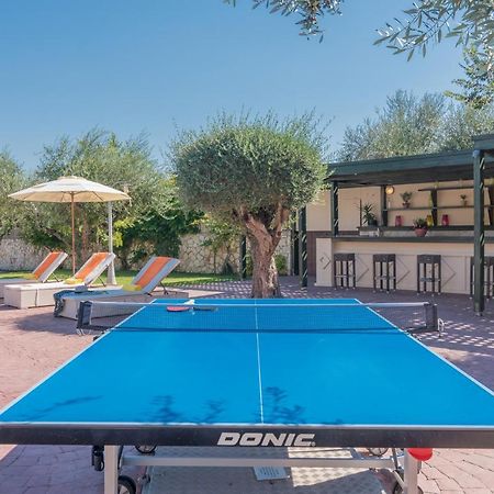 Astarte Villas - Istar Villa With Tennis Court Makhairádhon Exterior foto