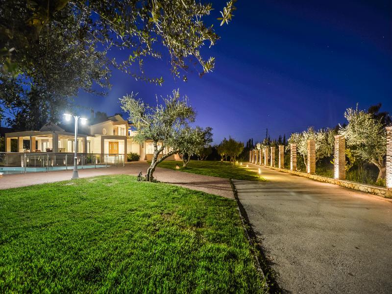 Astarte Villas - Istar Villa With Tennis Court Makhairádhon Exterior foto